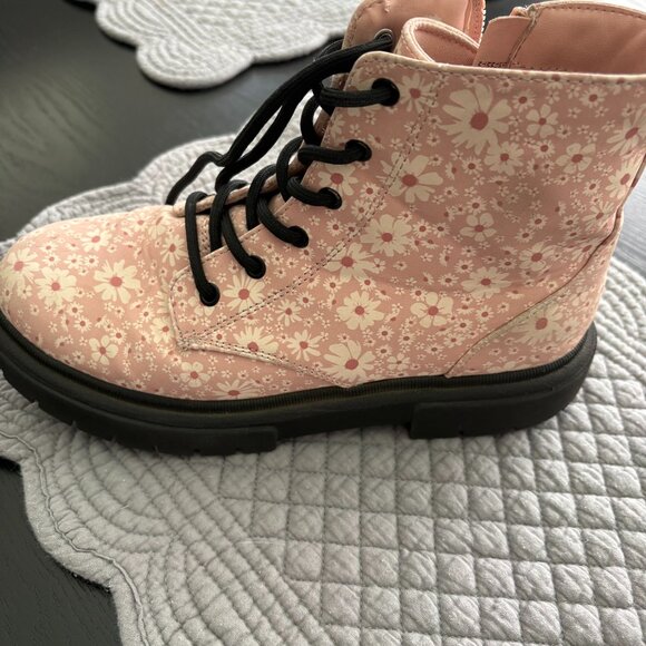Art Class Girls Boots Size 5 Pink Floral Design EUC - Picture 3 of 10